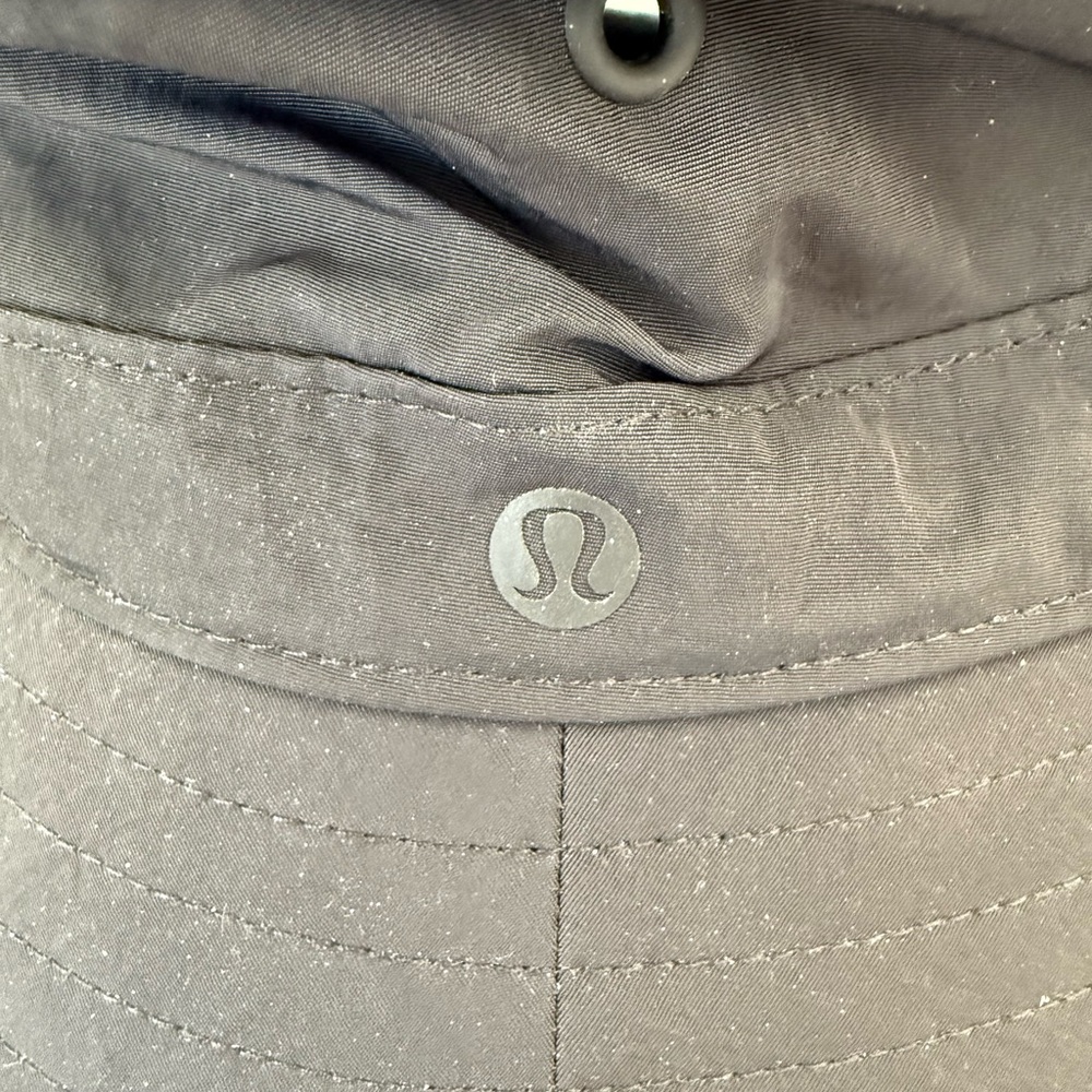 lululemon athletica Black Bucket Hat - Picture 4 of 5